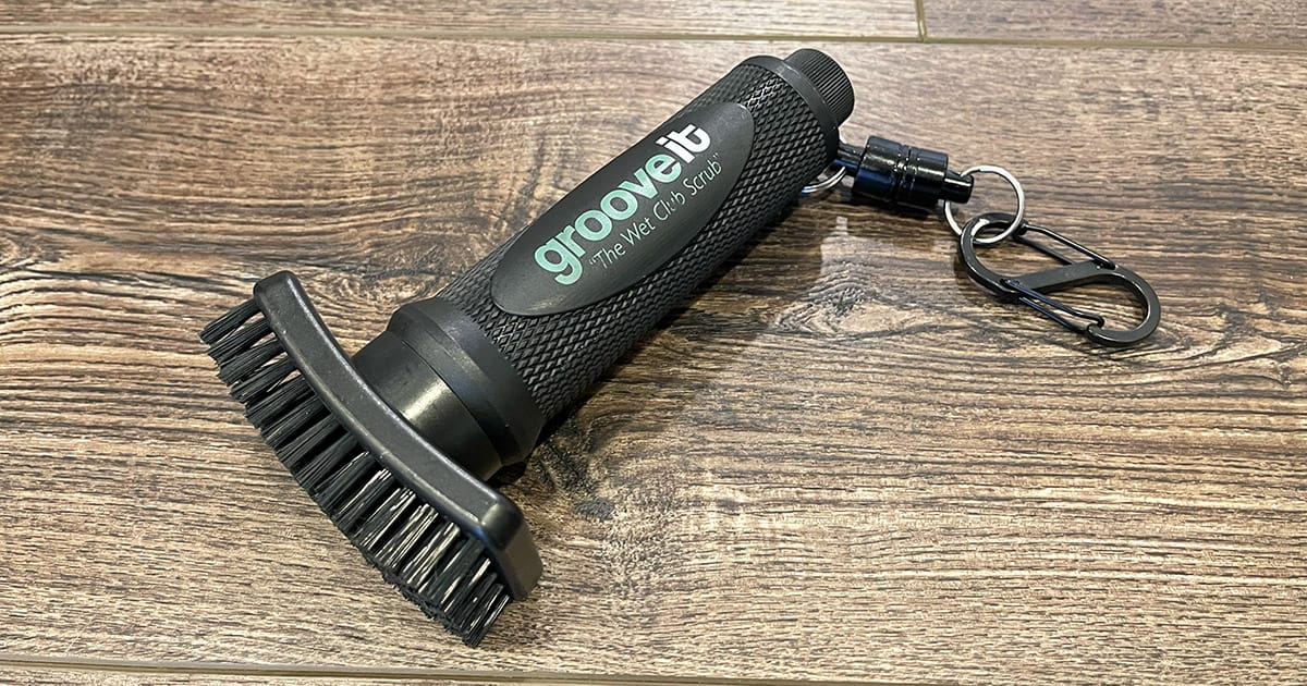 Grooveit Brush Review (Tips to Keep Your Clubs Clean)